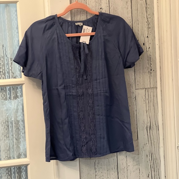 New top - Picture 2 of 3